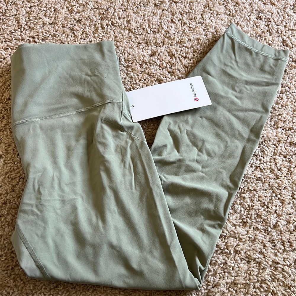 Womens Lululemon Nulu Fold HR Yoga Tight 25” Leggings Size 12